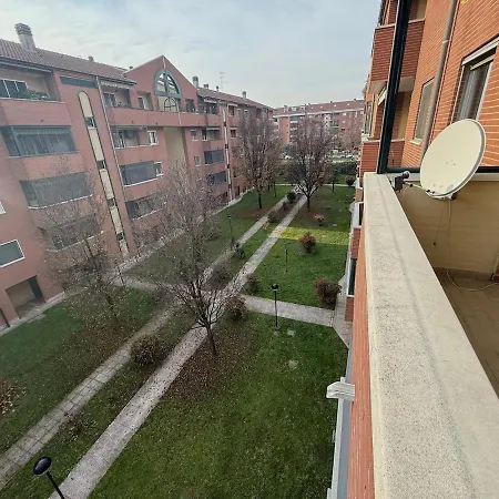 Large Artistic With 2 Balconies Apartment *